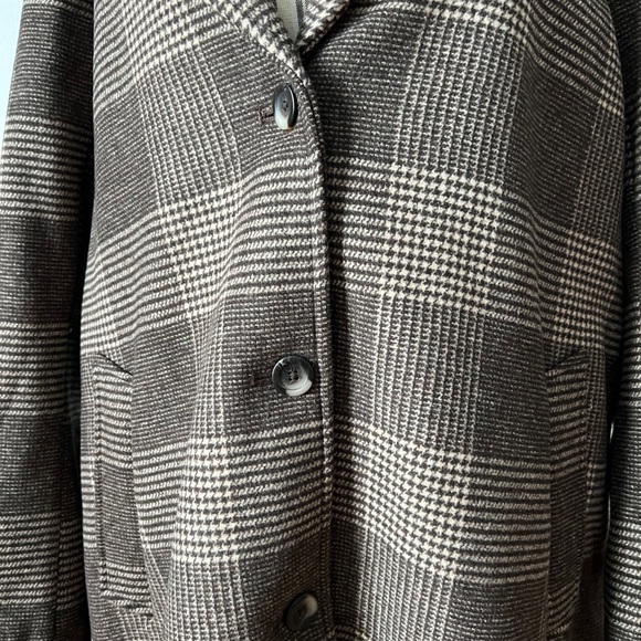 A & F XL women jacket brown and beige color. New with tag❤️ - Picture 2 of 5